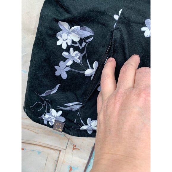 Jaannu Womans XL Reversible Puffer Vest Black / BLK / WHT Flowers Pockets - Picture 11 of 14